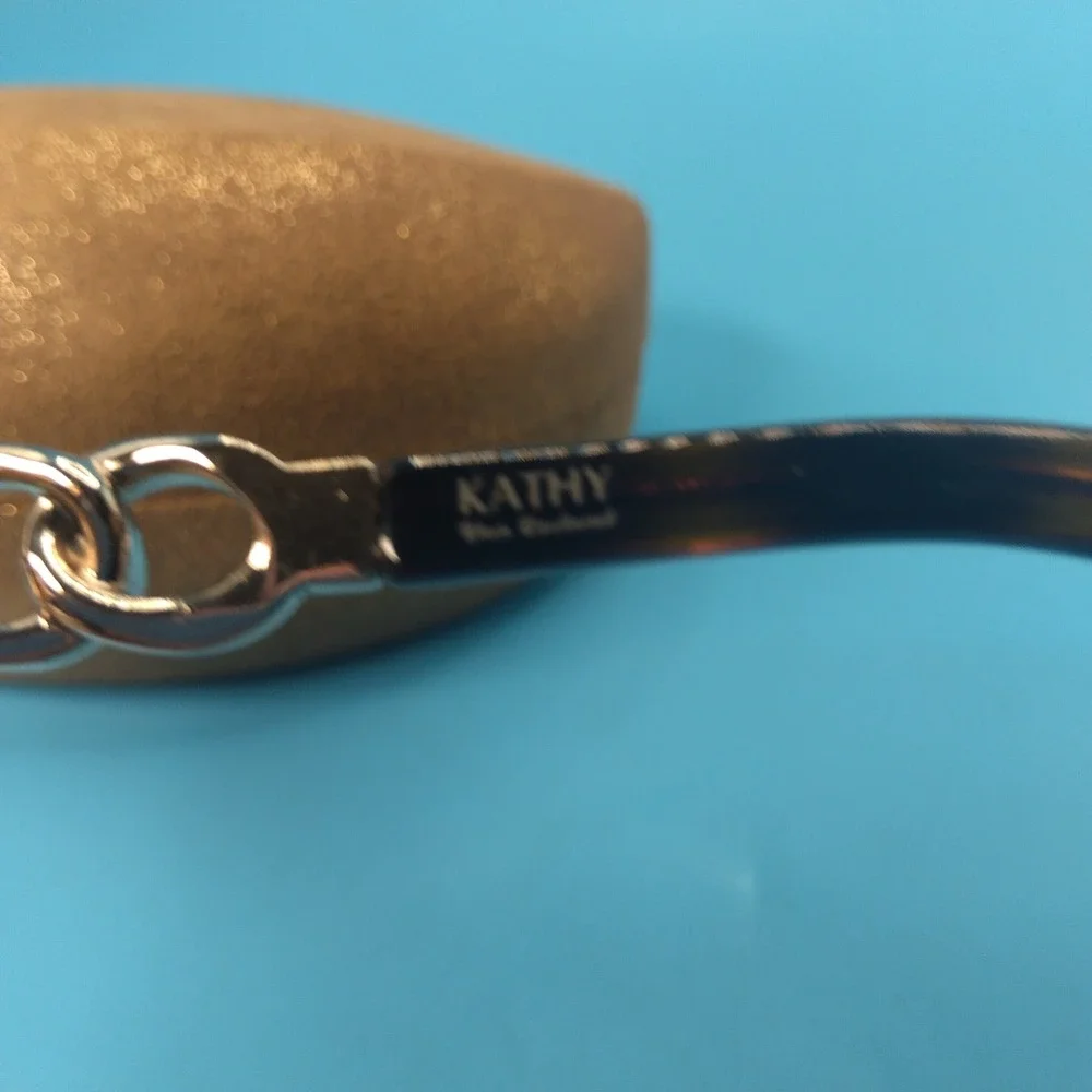 Kathy Van Zeeland Tortoise Shell Oval Sunglasses Gold Chain Rhinestone 807721